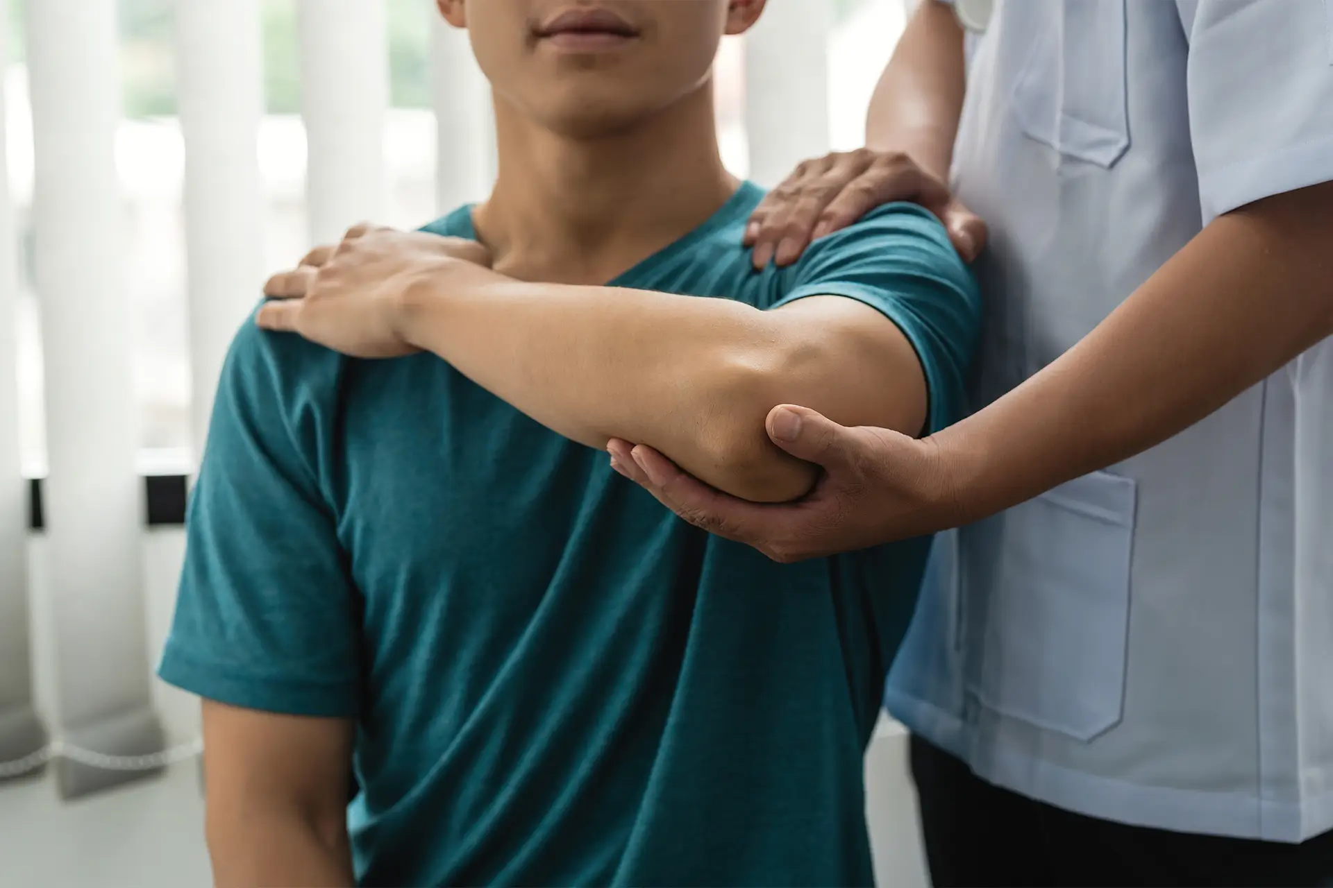 Man bekommt Schulter eingeränkt